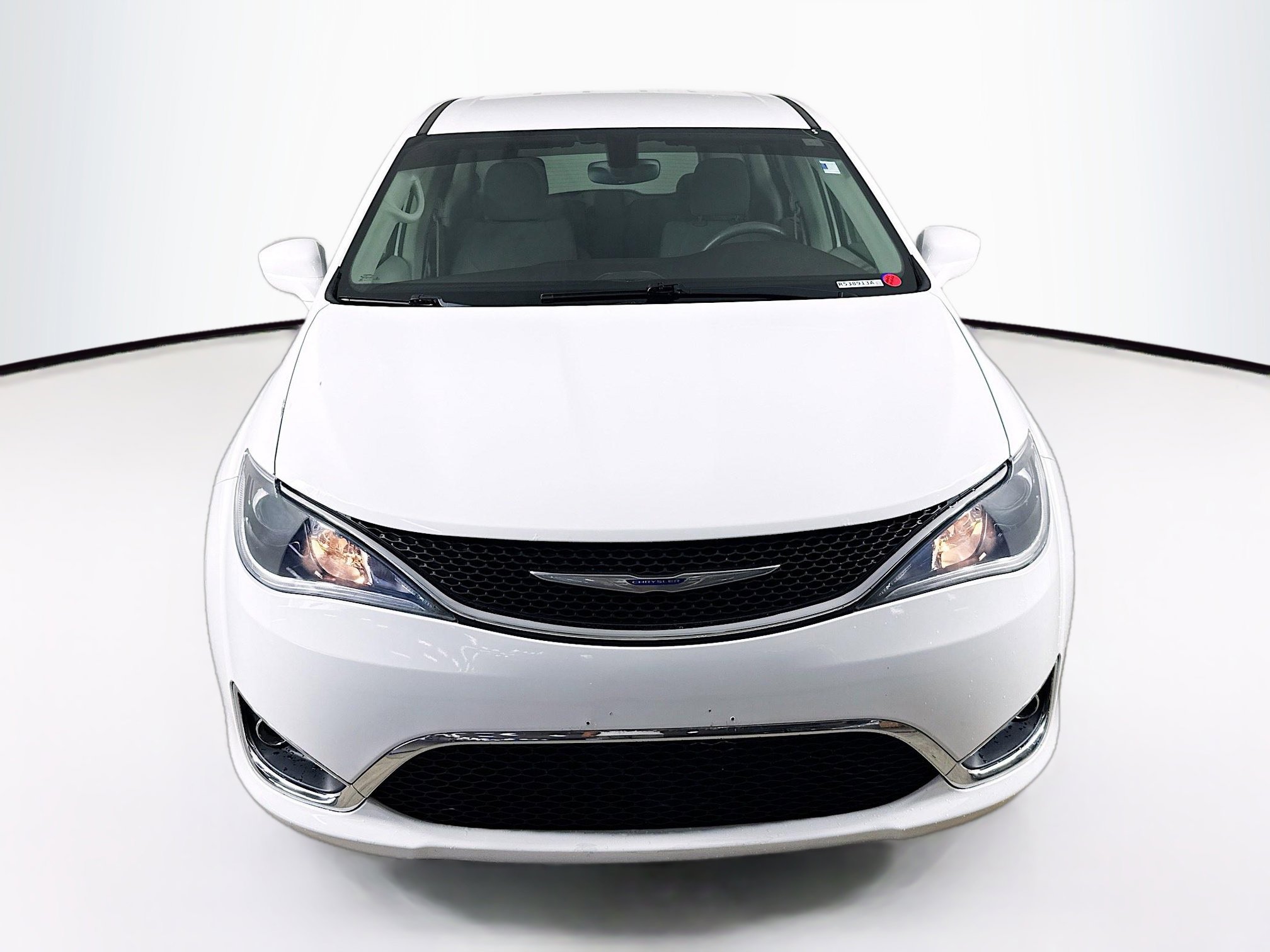 Used 2018 Chrysler Pacifica Touring Plus FWD image 3