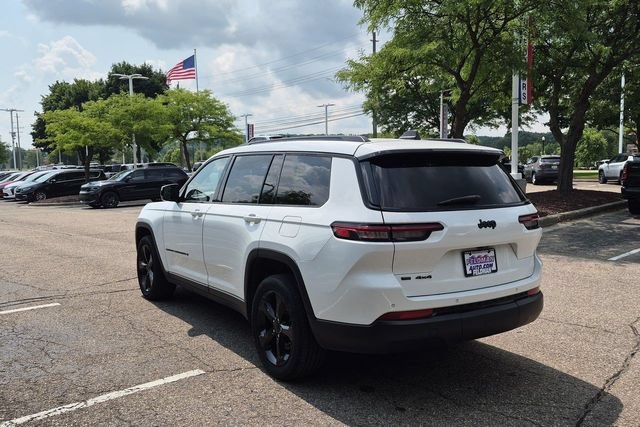 Used 2021 Jeep Grand Cherokee L Laredo AWD/4WD image 5