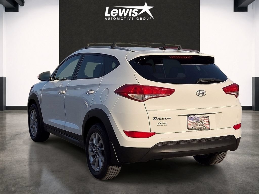 Used 2016 Hyundai Tucson SE w/ Option Group 02 FWD image 3