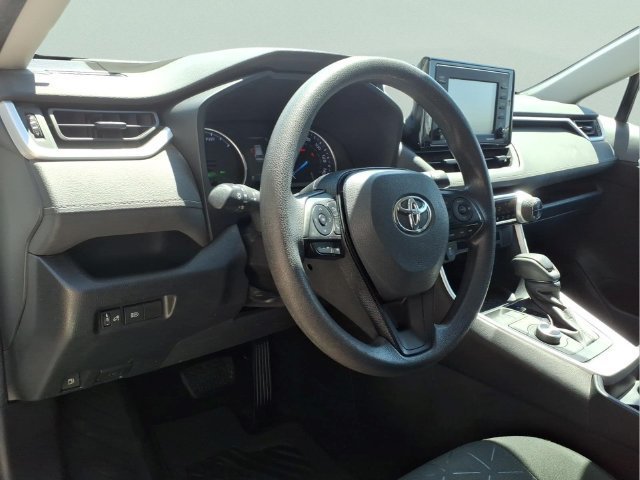 Used 2021 Toyota RAV4 XLE AWD/4WD image 13