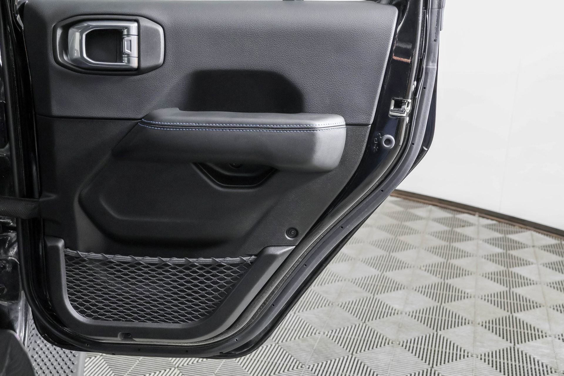 Used 2024 Jeep Wrangler High Altitude AWD/4WD image 43