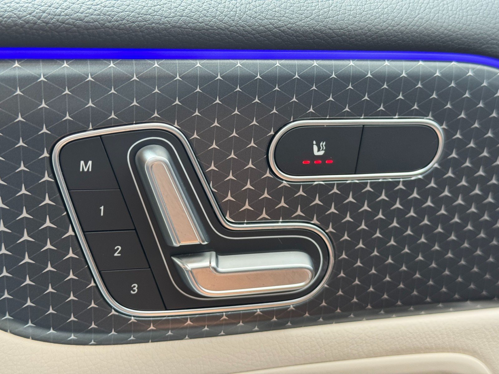 Used 2025 Mercedes-Benz GLB 250 image 16