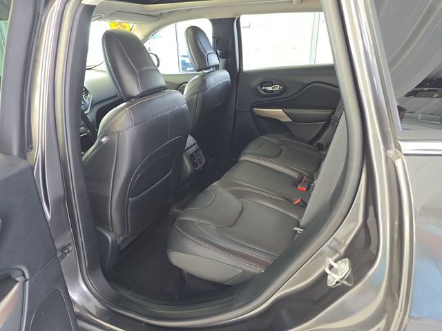 Used 2017 Jeep Cherokee Limited w/ Luxury Group image 9