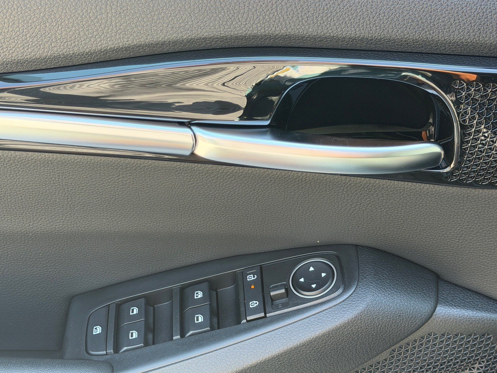 Certified 2024 Kia Seltos EX FWD image 22