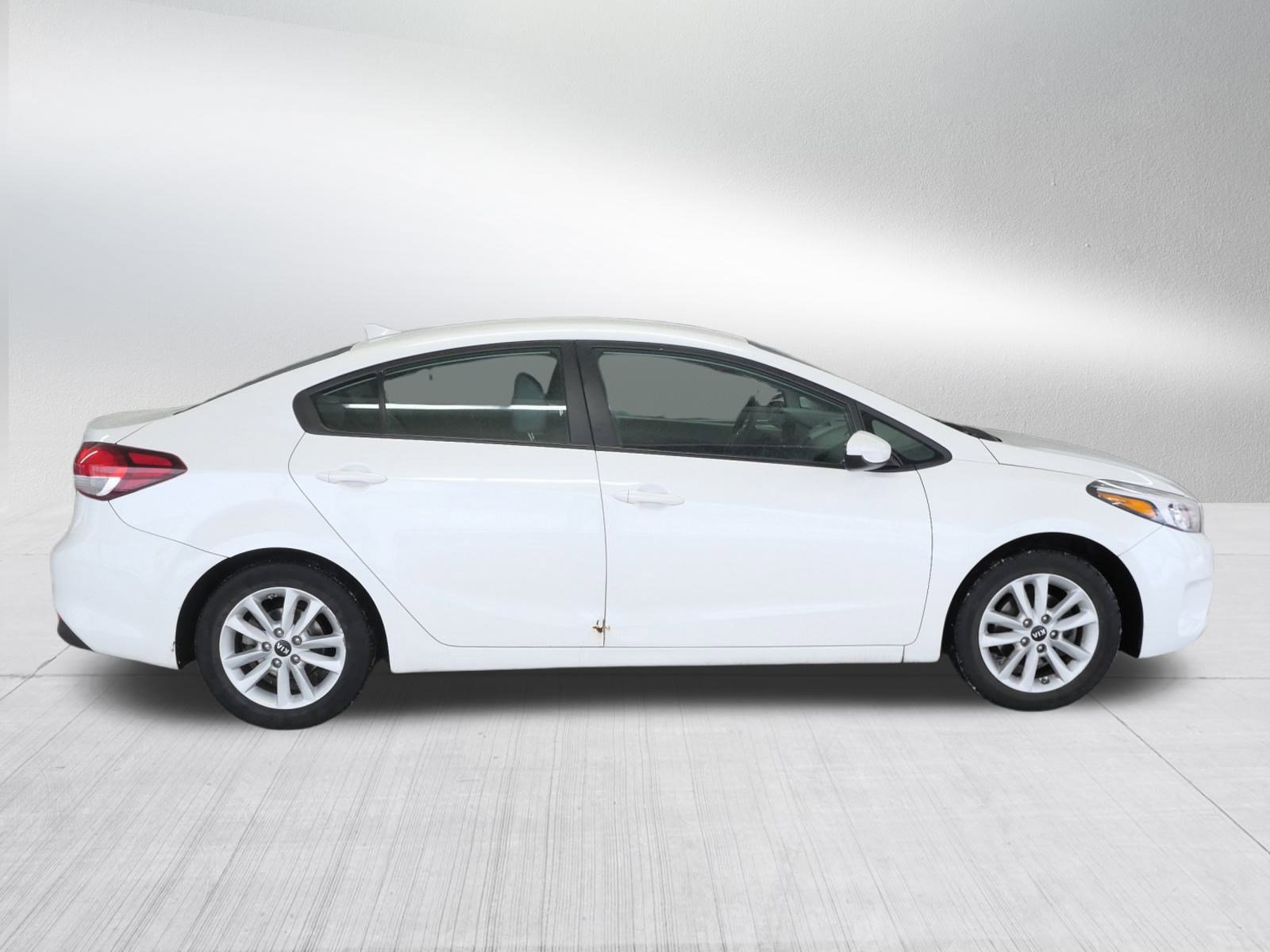 Used 2017 Kia Forte LX w/ LX Popular Package image 8