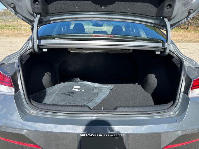 New 2026 Hyundai Elantra Hybrid FWD image 21