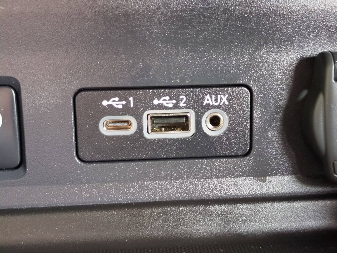 Used 2025 Nissan Sentra SV FWD image 20