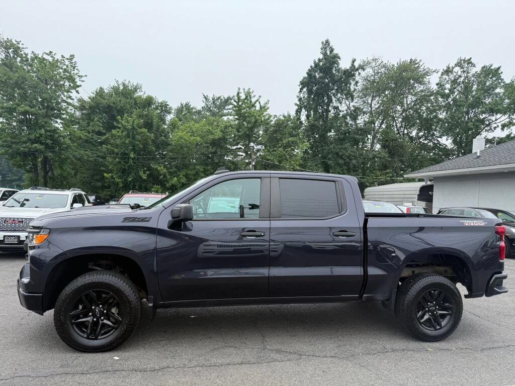 Used 2024 Chevrolet Silverado 1500 Custom Trail Boss w/ LPO, Dark Essentials Package AWD/4WD image 4