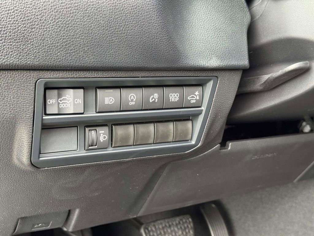 New 2026 Toyota Tundra SR5 w/ SR5 Convenience Package image 8