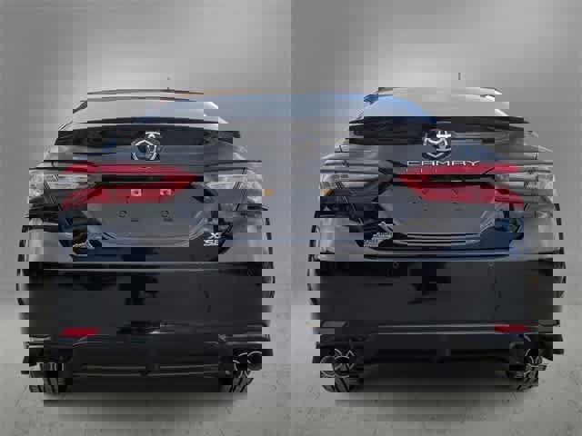 Used 2018 Toyota Camry XSE image 7