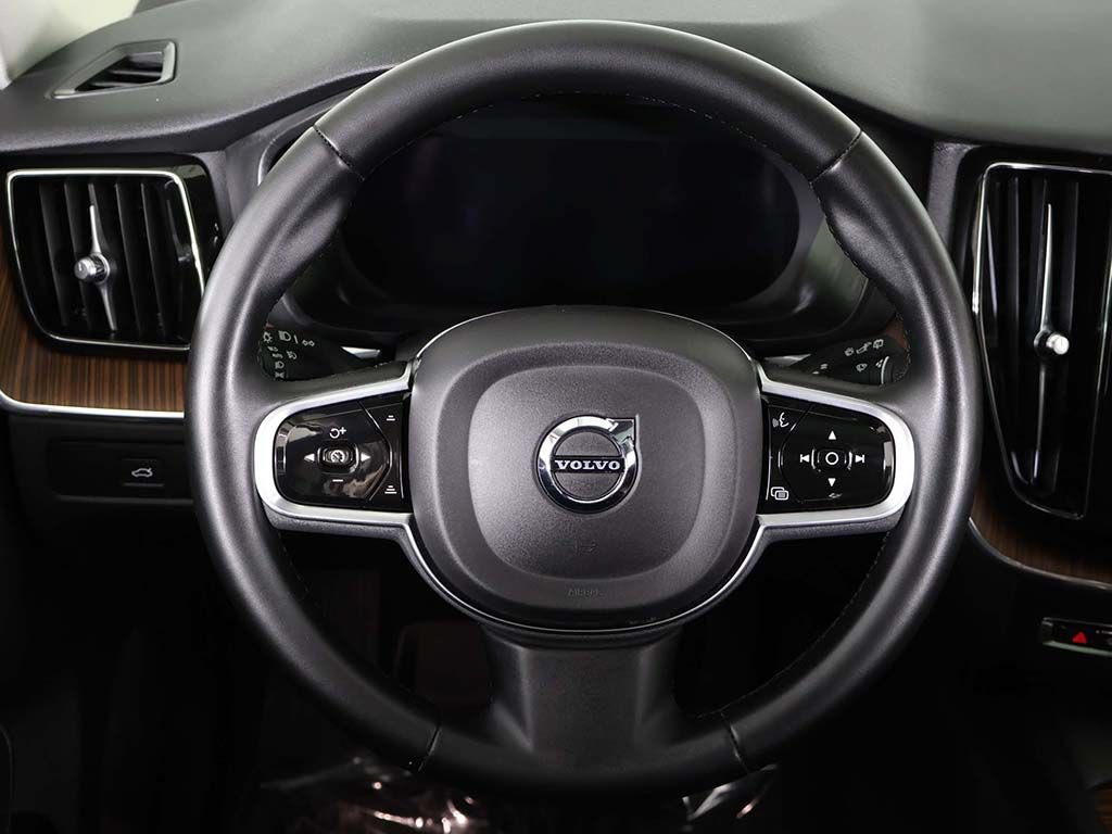 Used 2023 Volvo XC60 B5 Plus w/ Climate Package AWD/4WD image 45