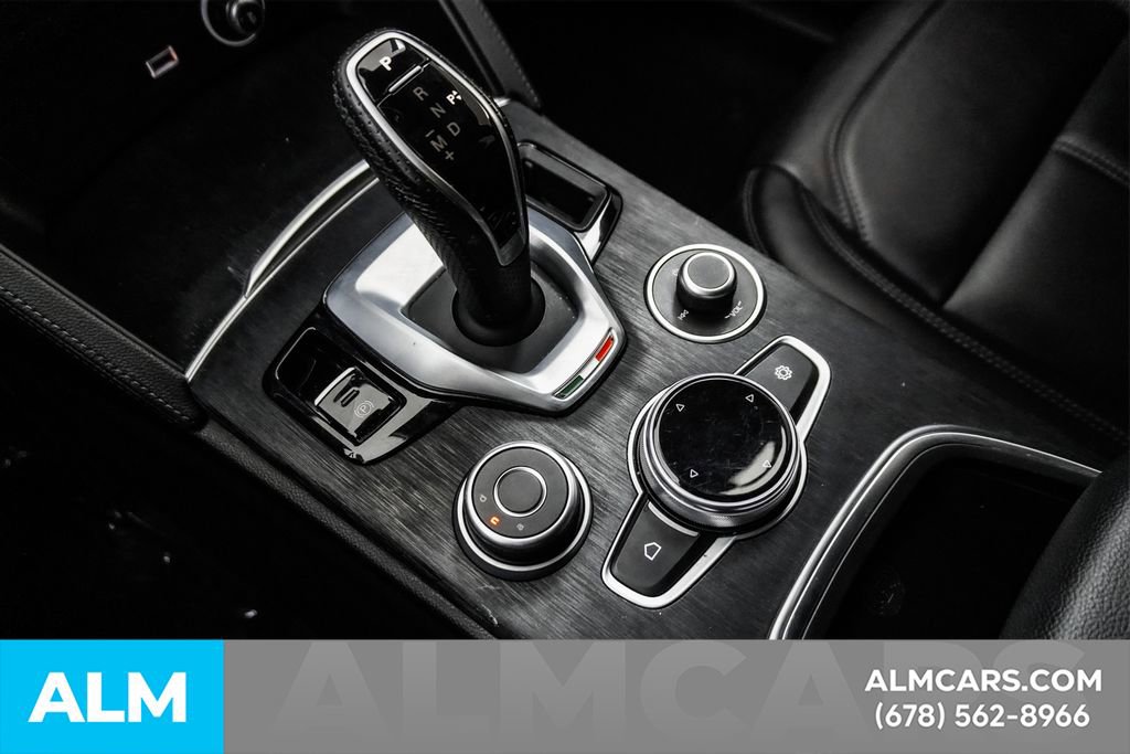 Used 2022 Alfa Romeo Stelvio Sprint image 42