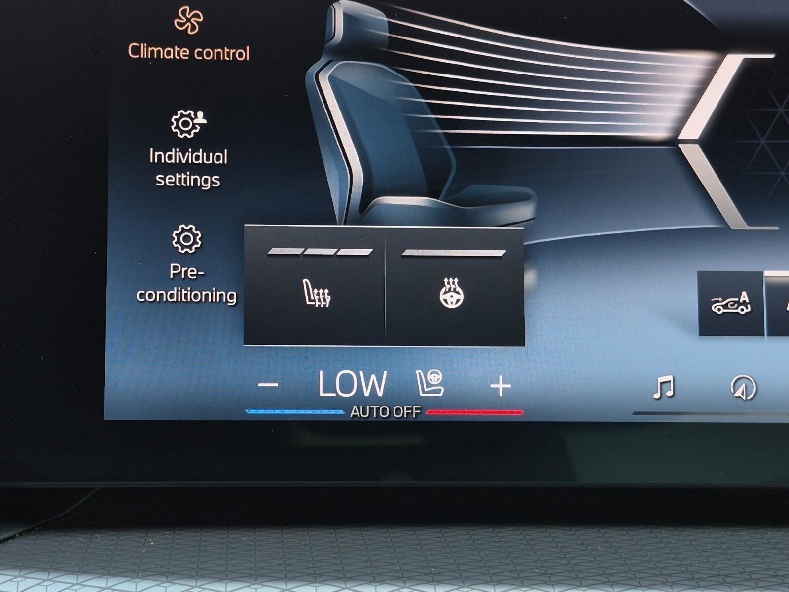 Used 2025 BMW 430i Coupe w/ M Sport Package RWD image 33