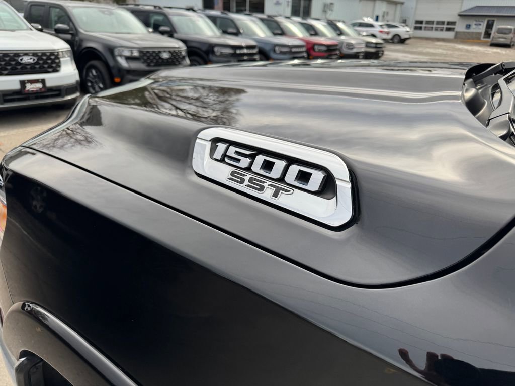 Used 2025 RAM 1500 Laramie image 15