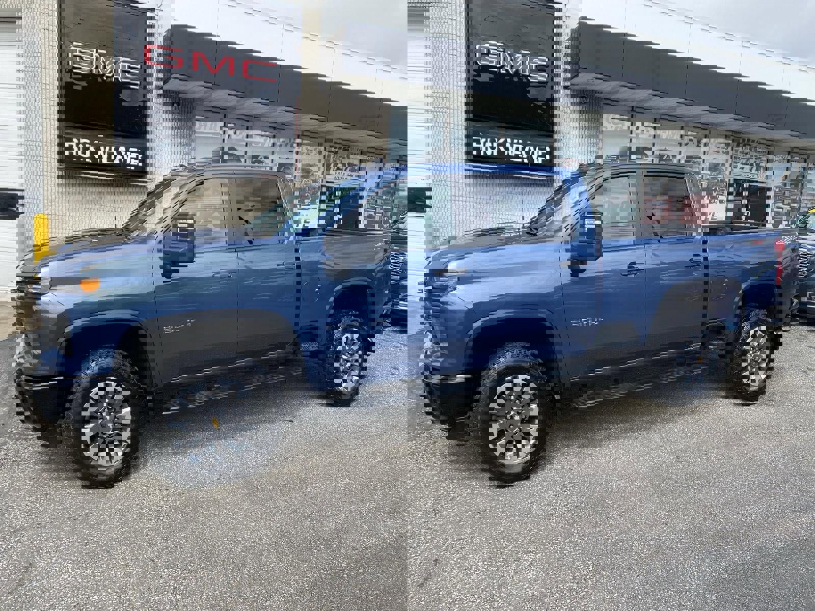 Certified 2024 Chevrolet Silverado 2500 Custom w/ Custom Value Package image 3