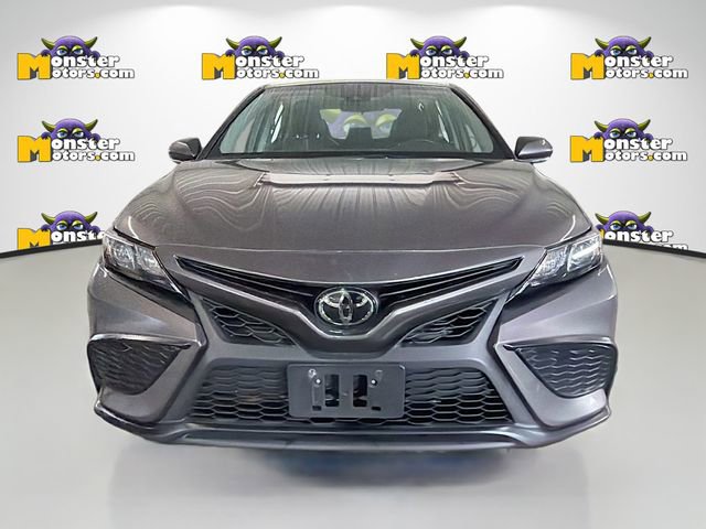 Used 2023 Toyota Camry SE image 2