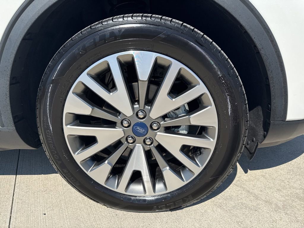 Used 2022 Ford Escape Titanium image 40
