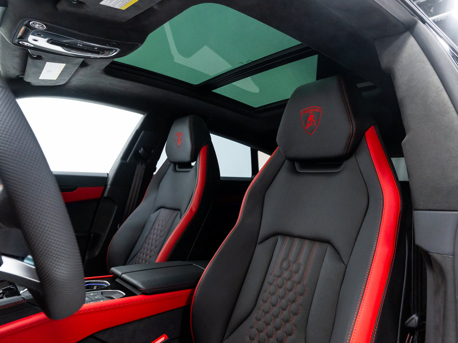 Used 2025 Lamborghini Urus SE AWD/4WD image 34