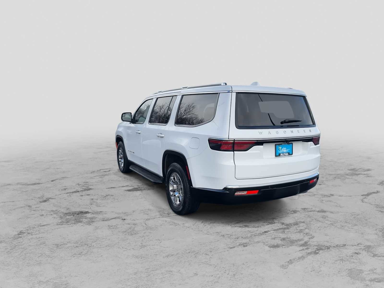Used 2023 Jeep Wagoneer 4WD image 6