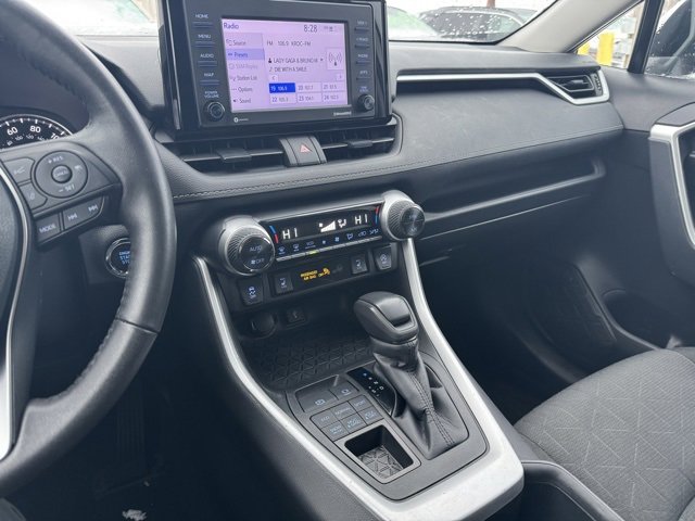 Used 2022 Toyota RAV4 XLE image 17