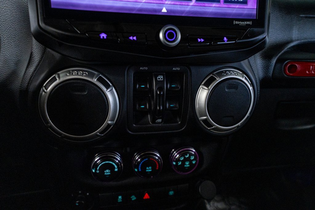 Used 2018 Jeep Wrangler Unlimited Sahara image 45