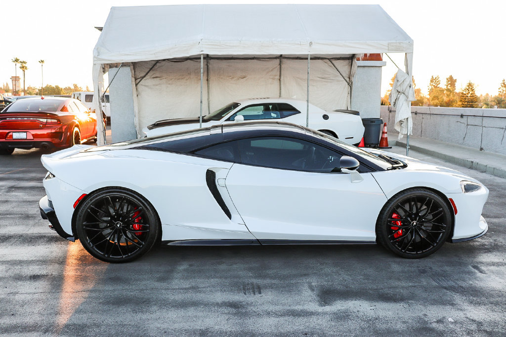 Used 2022 McLaren GT RWD image 12