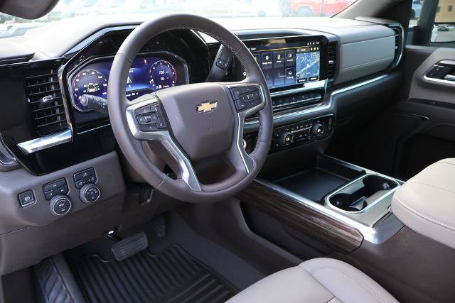 Used 2025 Chevrolet Silverado 3500 LT AWD/4WD image 20