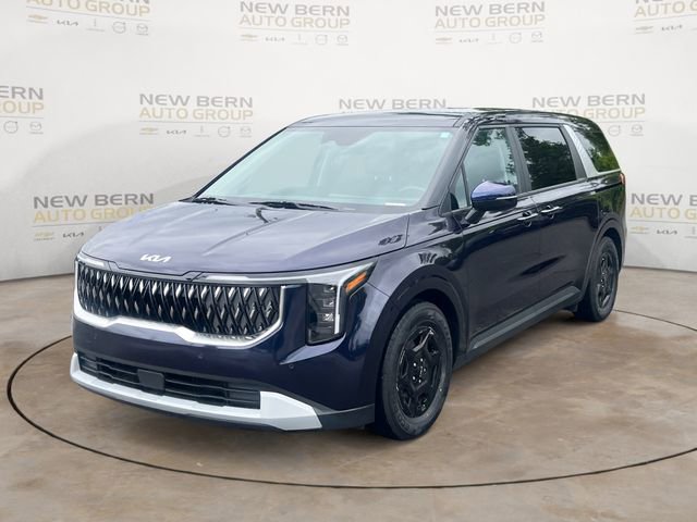 Used 2025 Kia Carnival FWD image 1