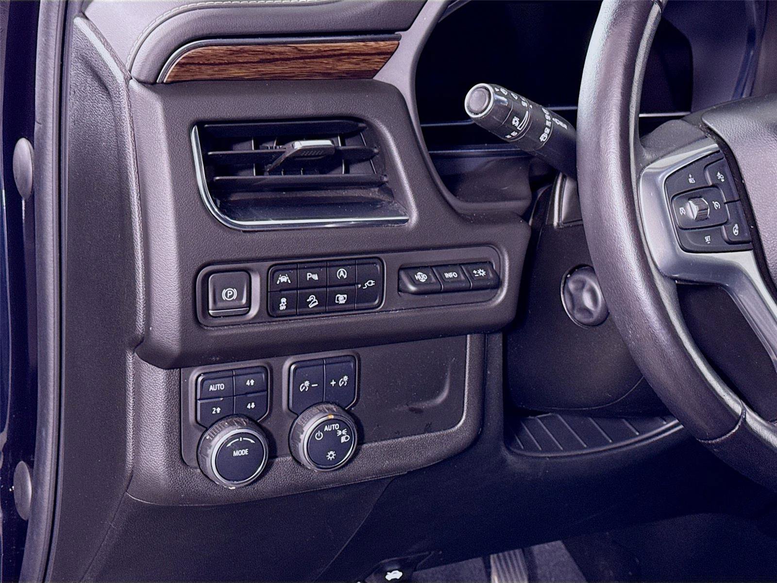 Used 2022 Chevrolet Suburban Premier image 4