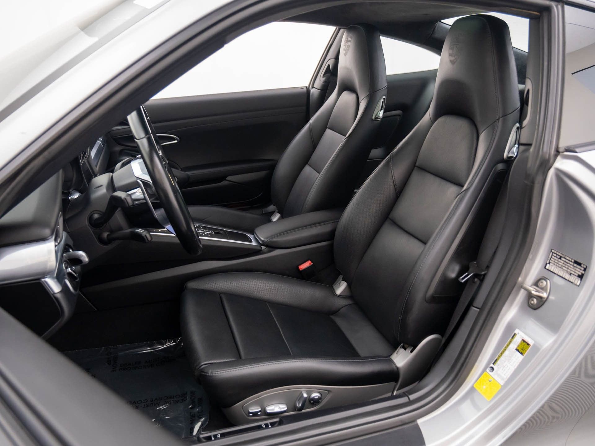 Used 2017 Porsche 911 Carrera image 5