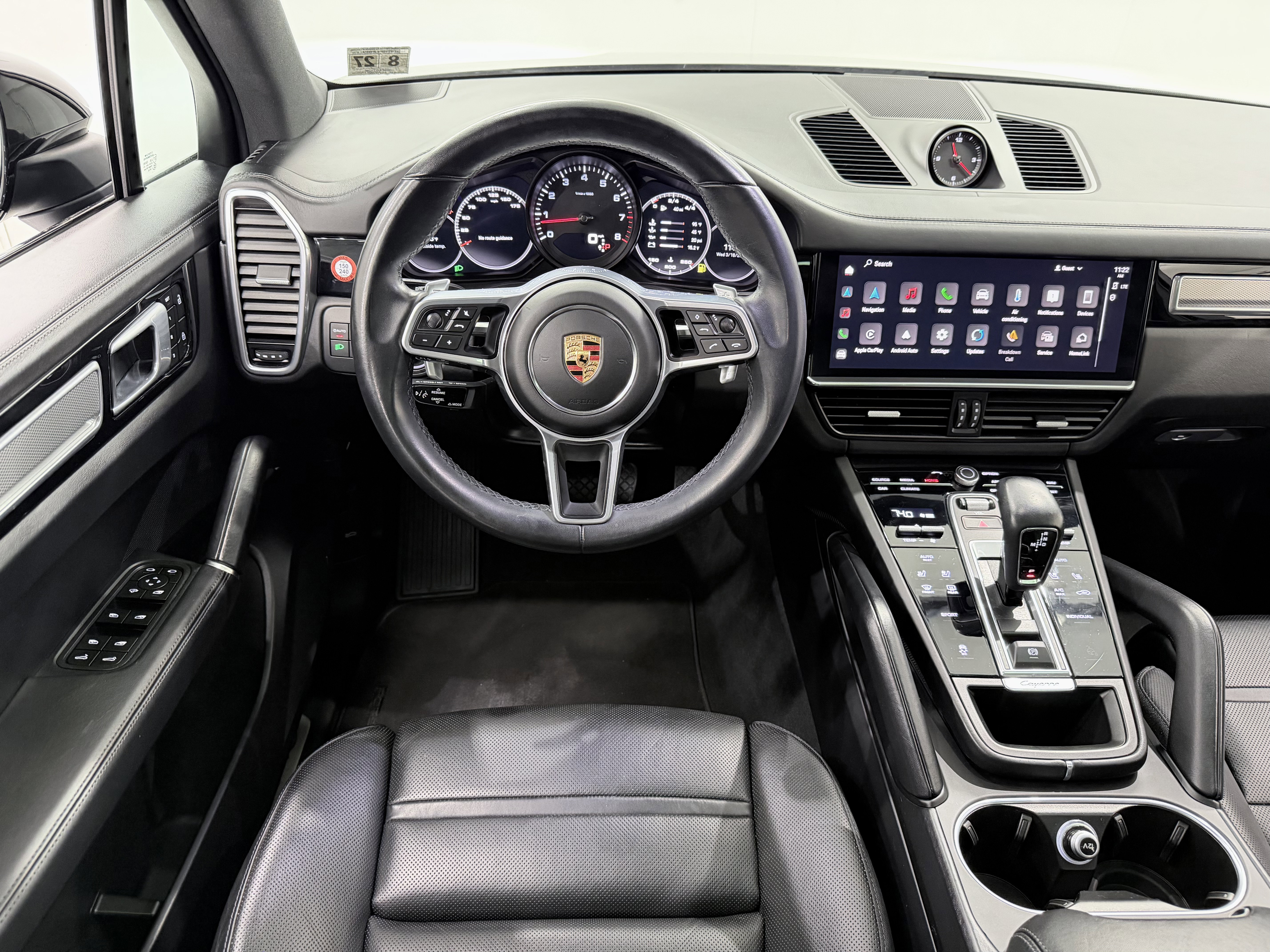 Certified 2022 Porsche Cayenne Platinum Edition image 25