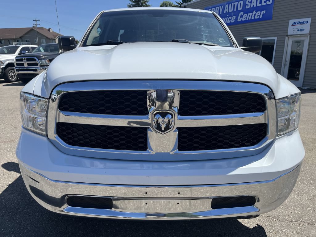 Used 2019 RAM 1500 Classic SLT AWD/4WD image 3