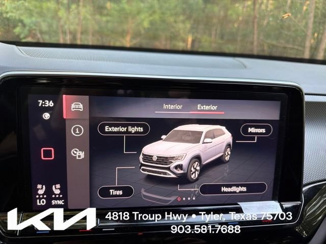 Used 2025 Volkswagen Atlas Cross Sport SEL Premium R-Line AWD/4WD image 19