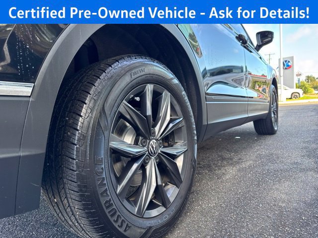 Certified 2022 Volkswagen Tiguan SE w/ Panoramic Sunroof Package AWD/4WD image 22