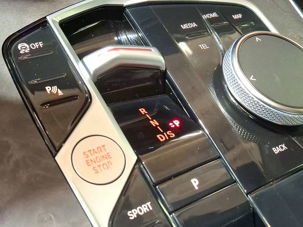 Used 2024 BMW X7 xDrive40i w/ M Sport Package image 11