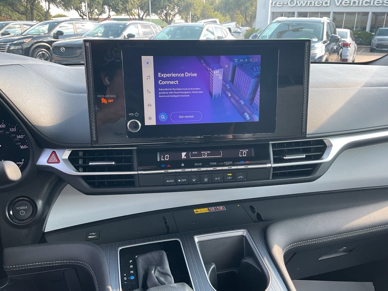 Used 2025 Toyota Sienna LE FWD image 34