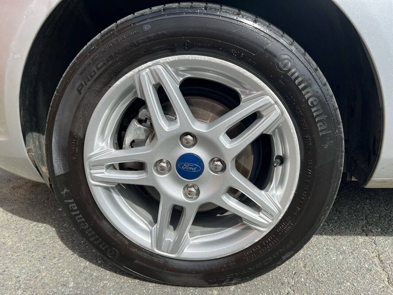 Used 2019 Ford Fiesta SE FWD image 32