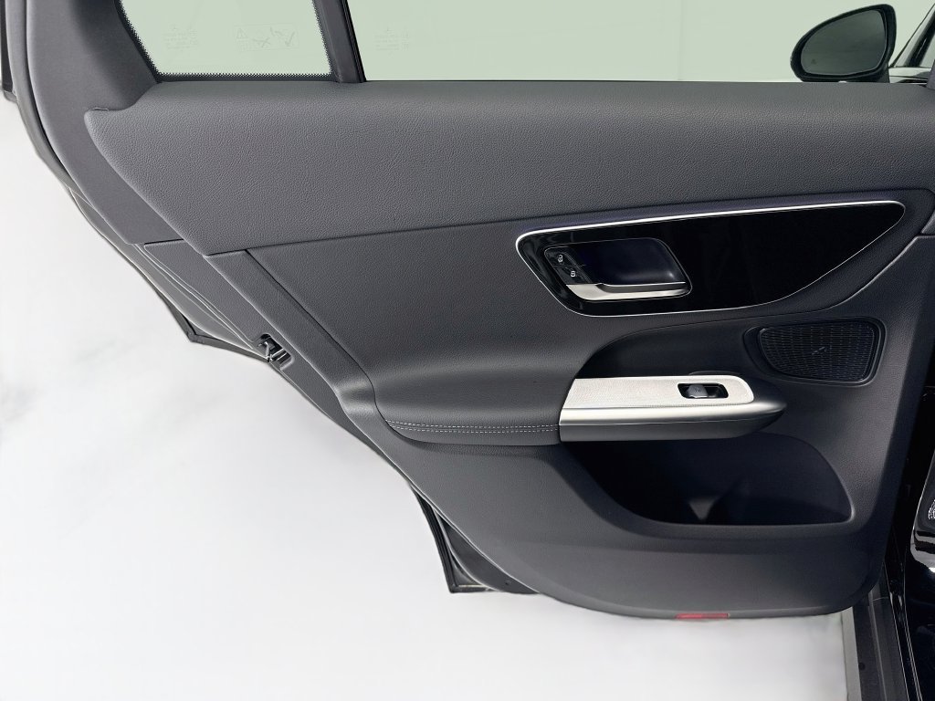 Certified 2026 Mercedes-Benz GLC 300 image 24