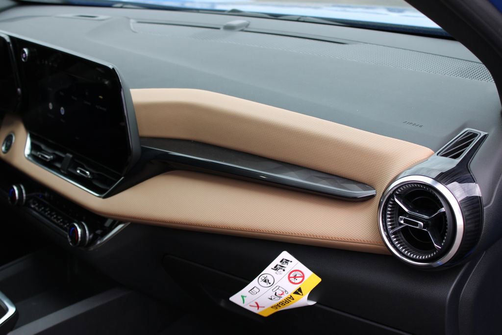 Used 2025 Chevrolet Equinox ACTIV w/ Safety and Technology Package image 33