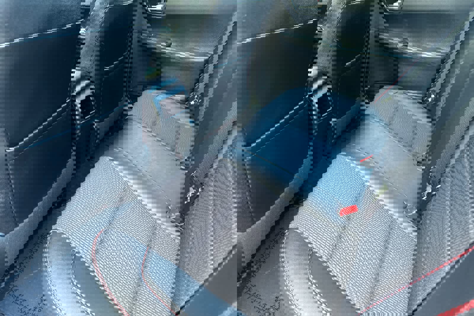 Used 2016 Toyota Camry SE FWD image 4