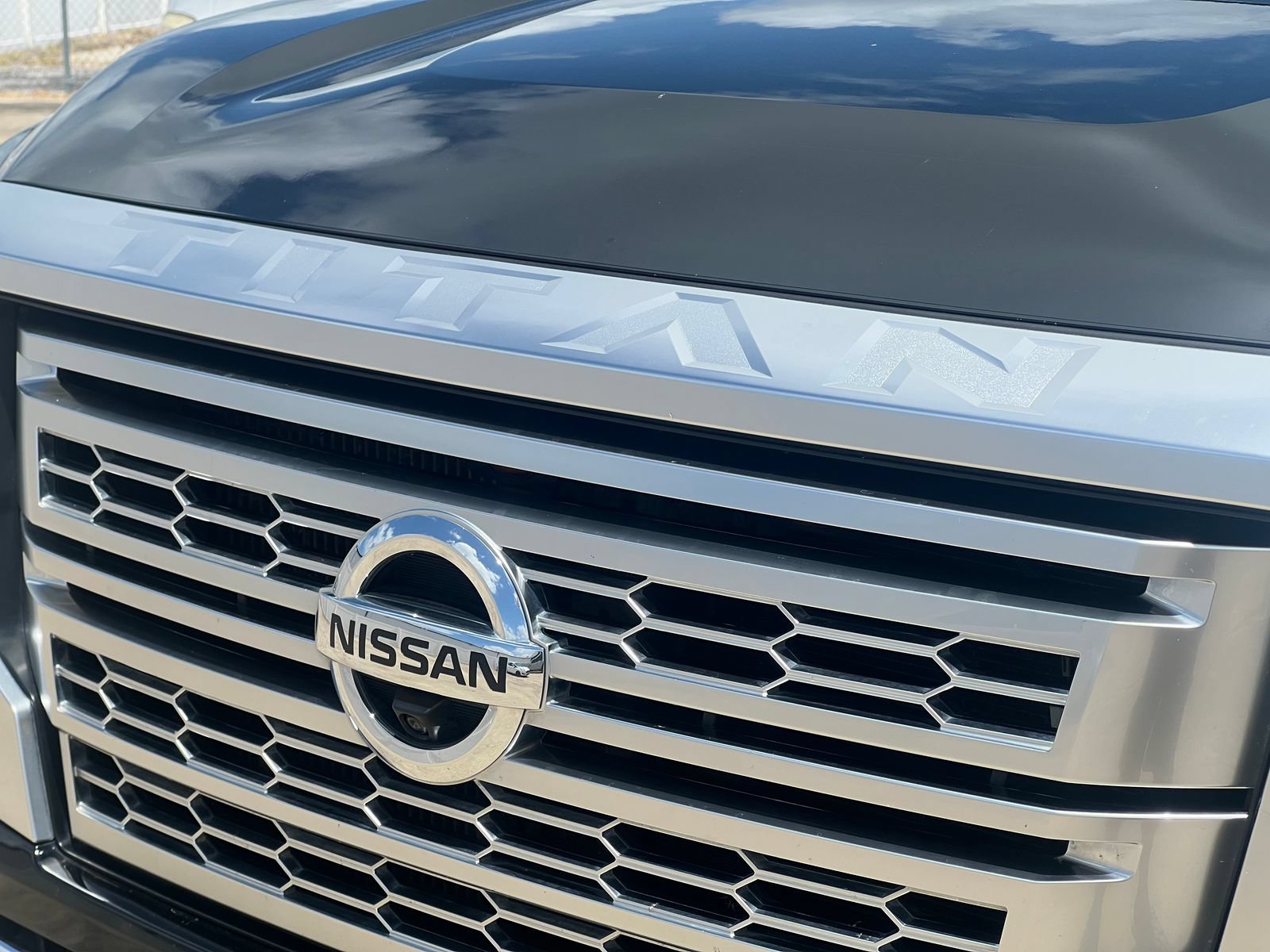 Used 2022 Nissan Titan Platinum Reserve w/ Moonroof Package AWD/4WD image 9