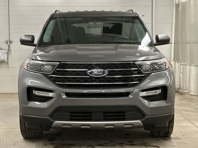 Used 2024 Ford Explorer XLT w/ Equipment Group 202A AWD/4WD image 30