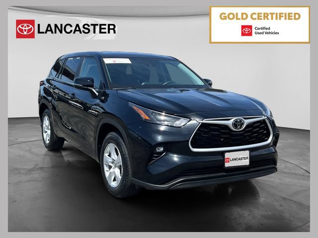 Certified 2025 Toyota Highlander LE FWD image 1