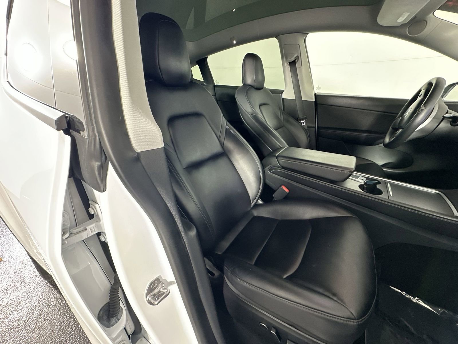 Used 2021 Tesla Model Y Long Range image 27
