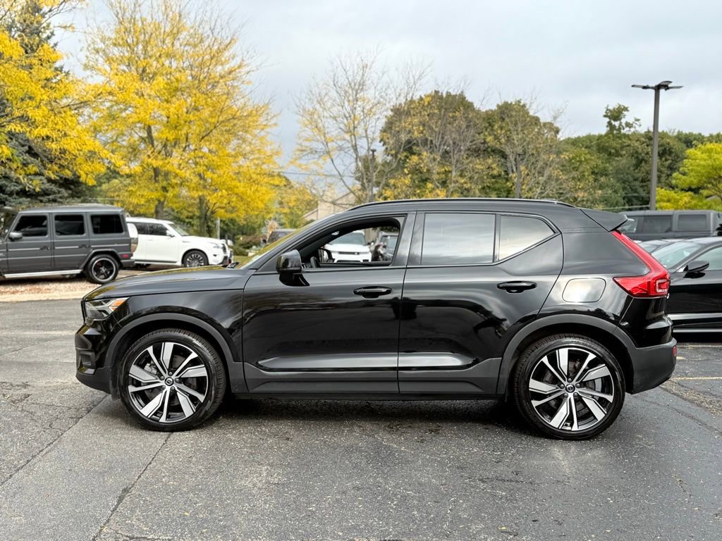 Used 2021 Volvo XC40 P8 Recharge w/ Advanced Package image 12