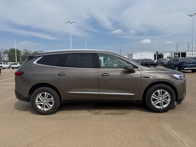 Used 2020 Buick Enclave Essence image 2