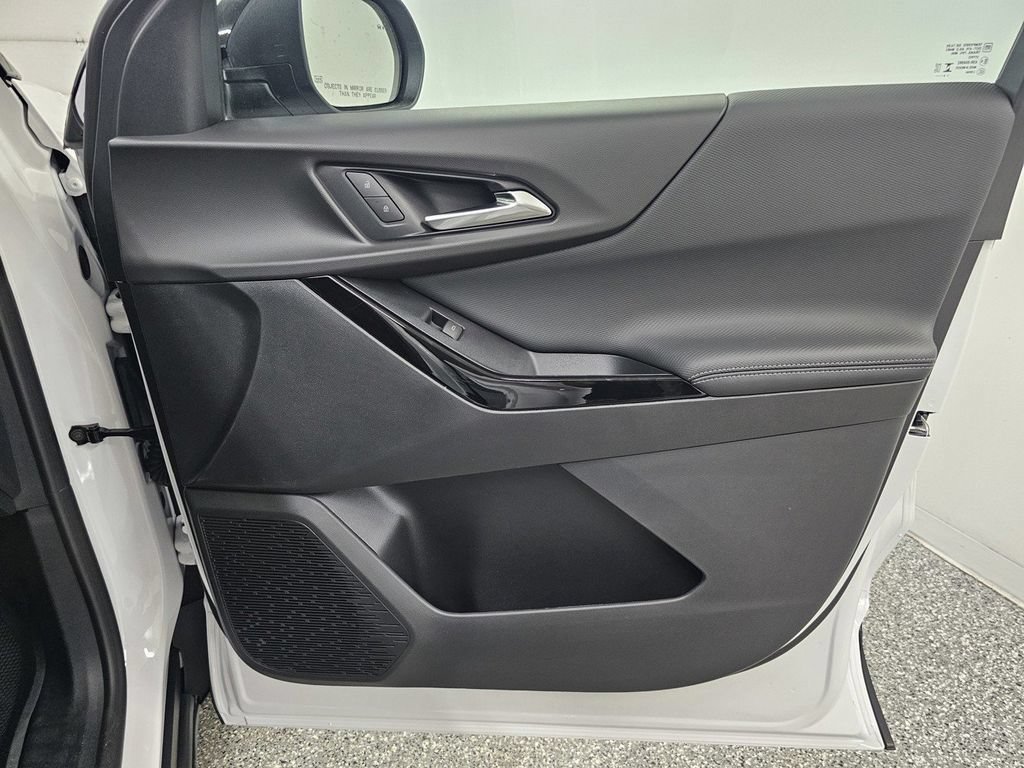 New 2027 Chevrolet Equinox LT w/ Convenience Package II FWD image 26