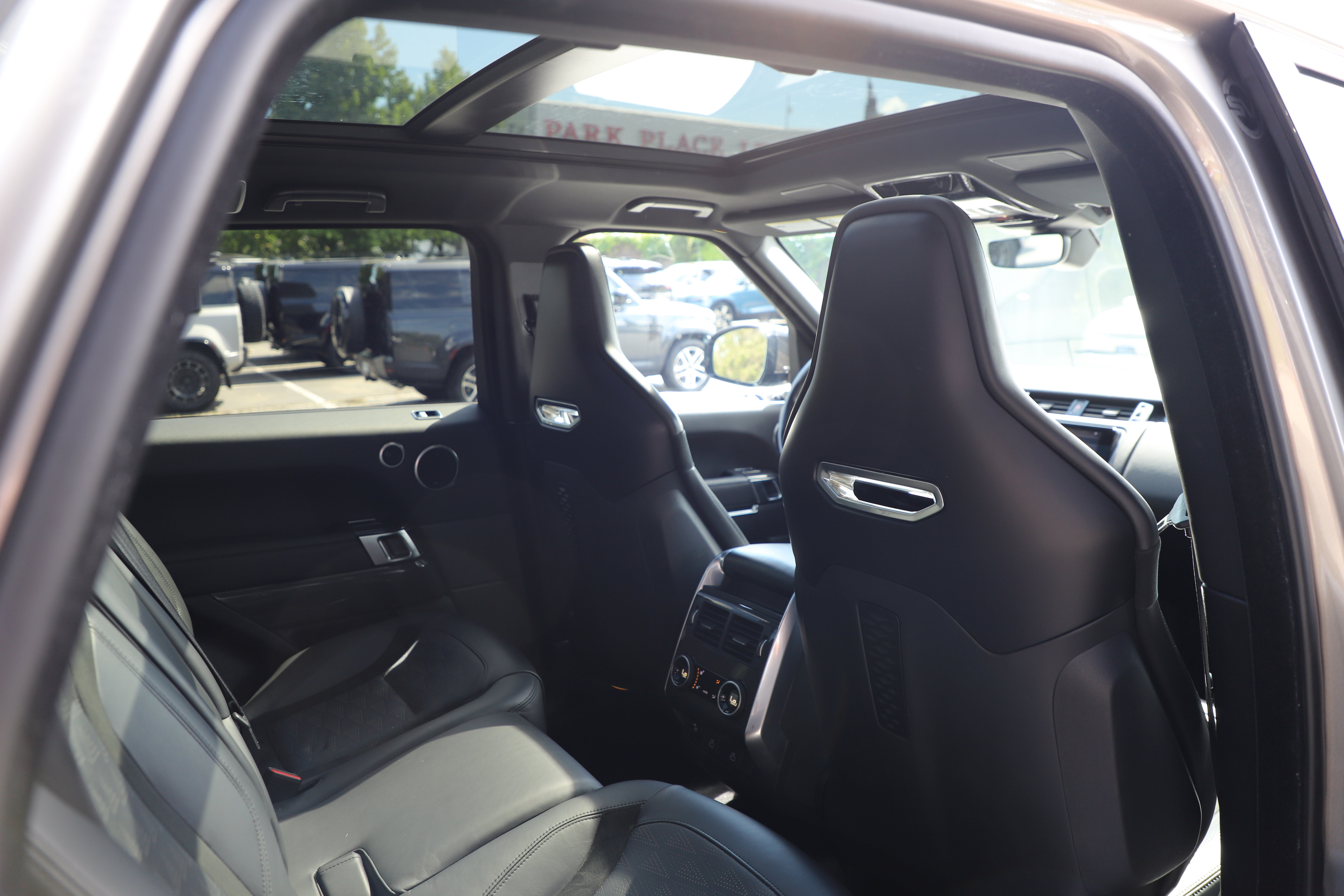Certified 2022 Land Rover Range Rover Sport SVR AWD/4WD image 11