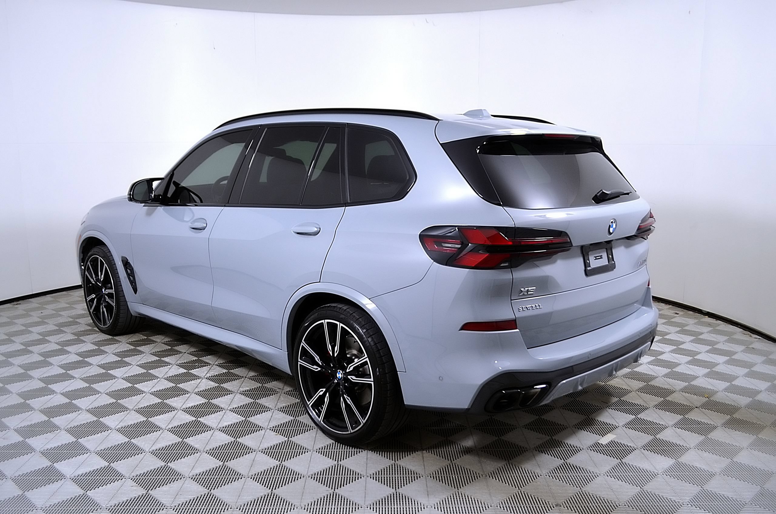 Used 2026 BMW X5 M60i AWD/4WD image 9