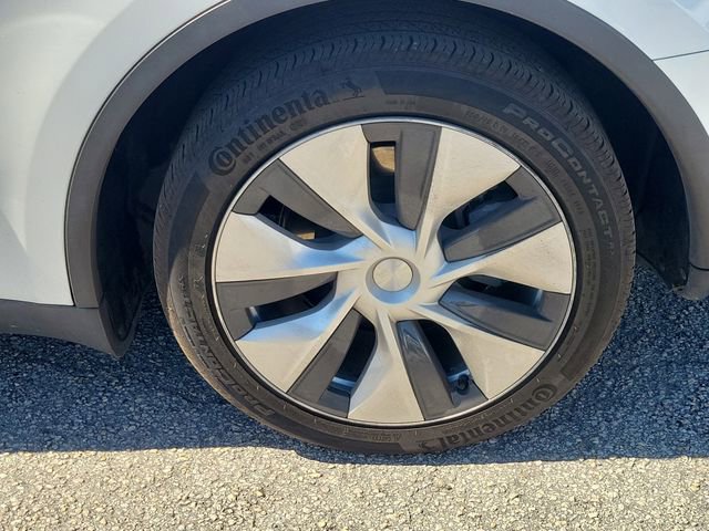 Used 2020 Tesla Model Y Long Range image 7